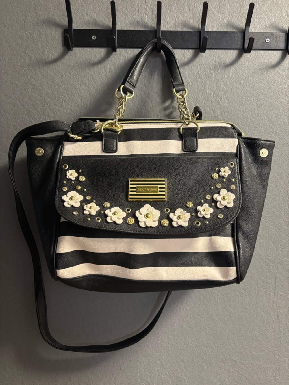 NWT Betsey Johnson B&W Flower Crossbody / Shoulder Bag